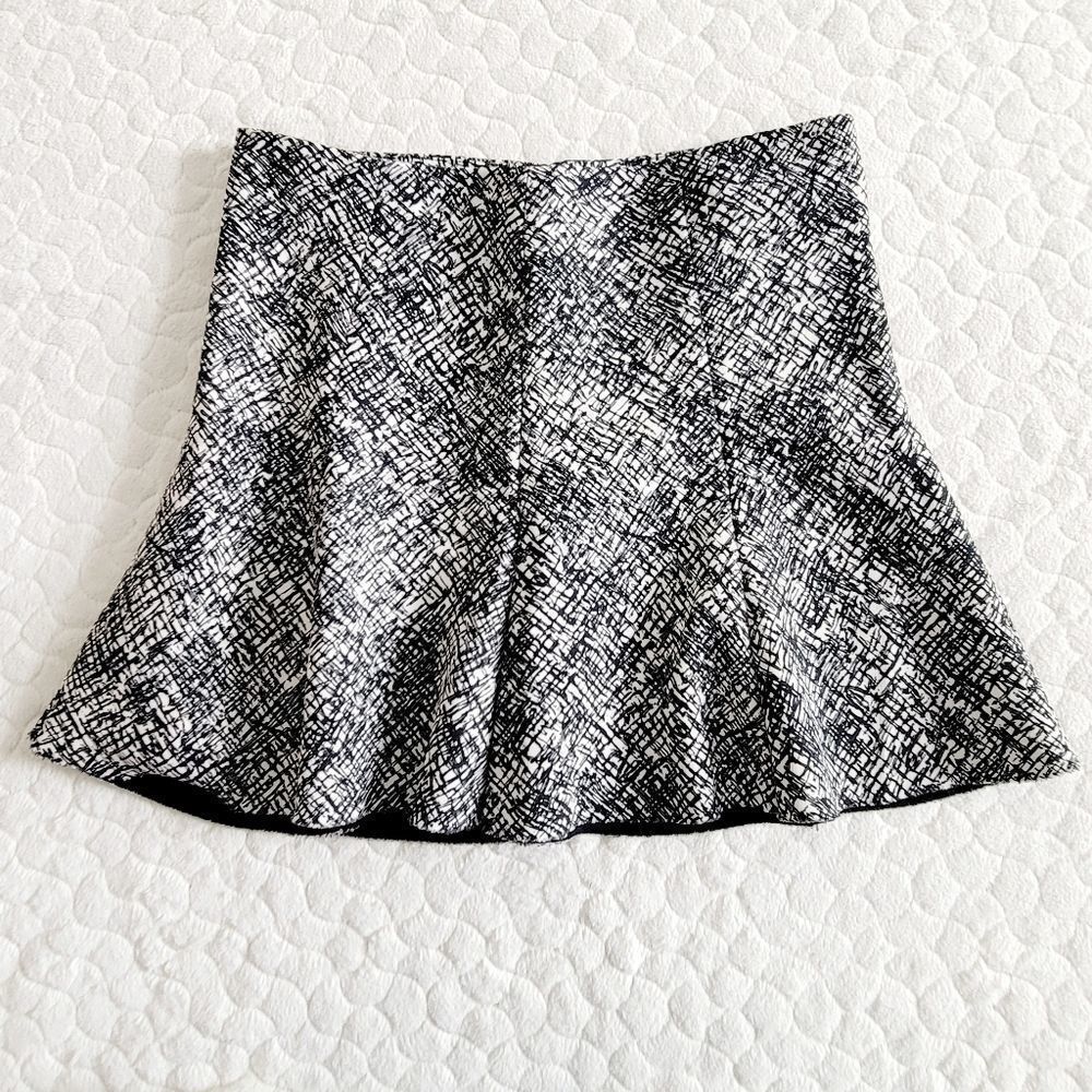 Zara Woman mini skirt black white neutral scribble hashed small